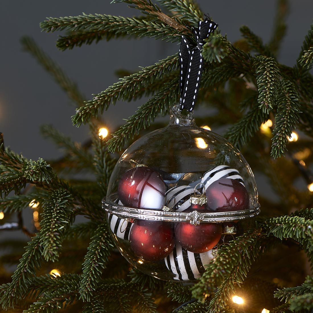 Christmas in Paris Ornament Slide 10