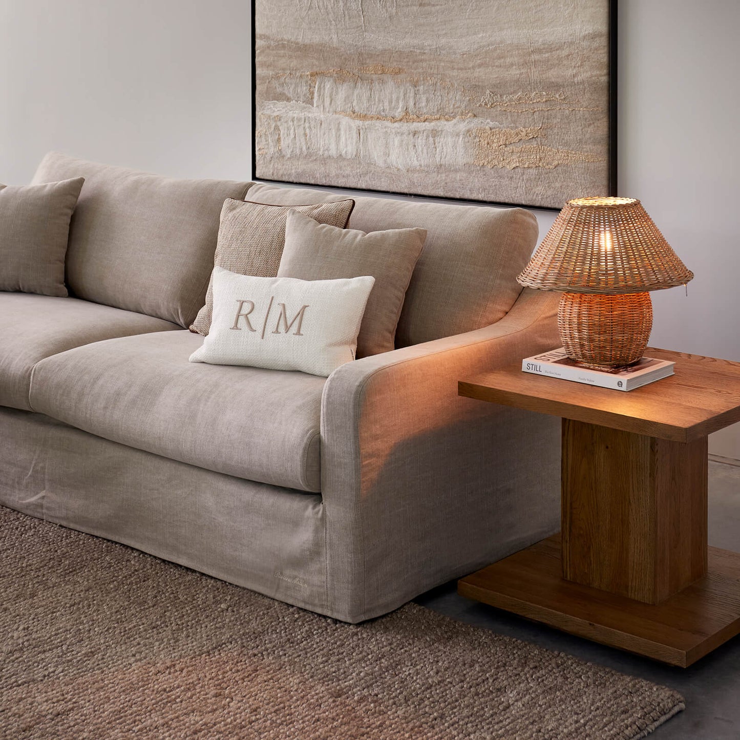 Lámpara de mesa rústica de rattan ames