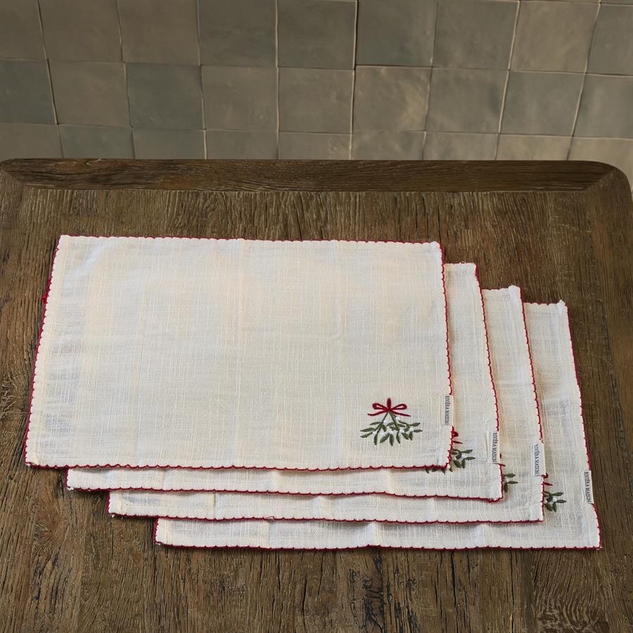 Mistletoe Charm Placemat 4 Pieces