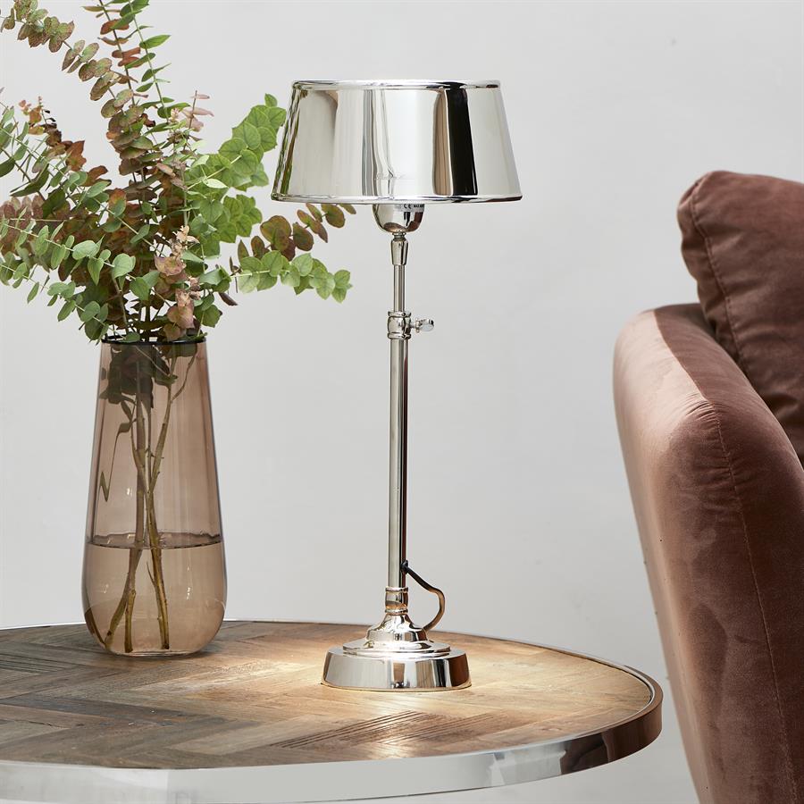 Hampton-Lampe inklusive ovalem Schirm