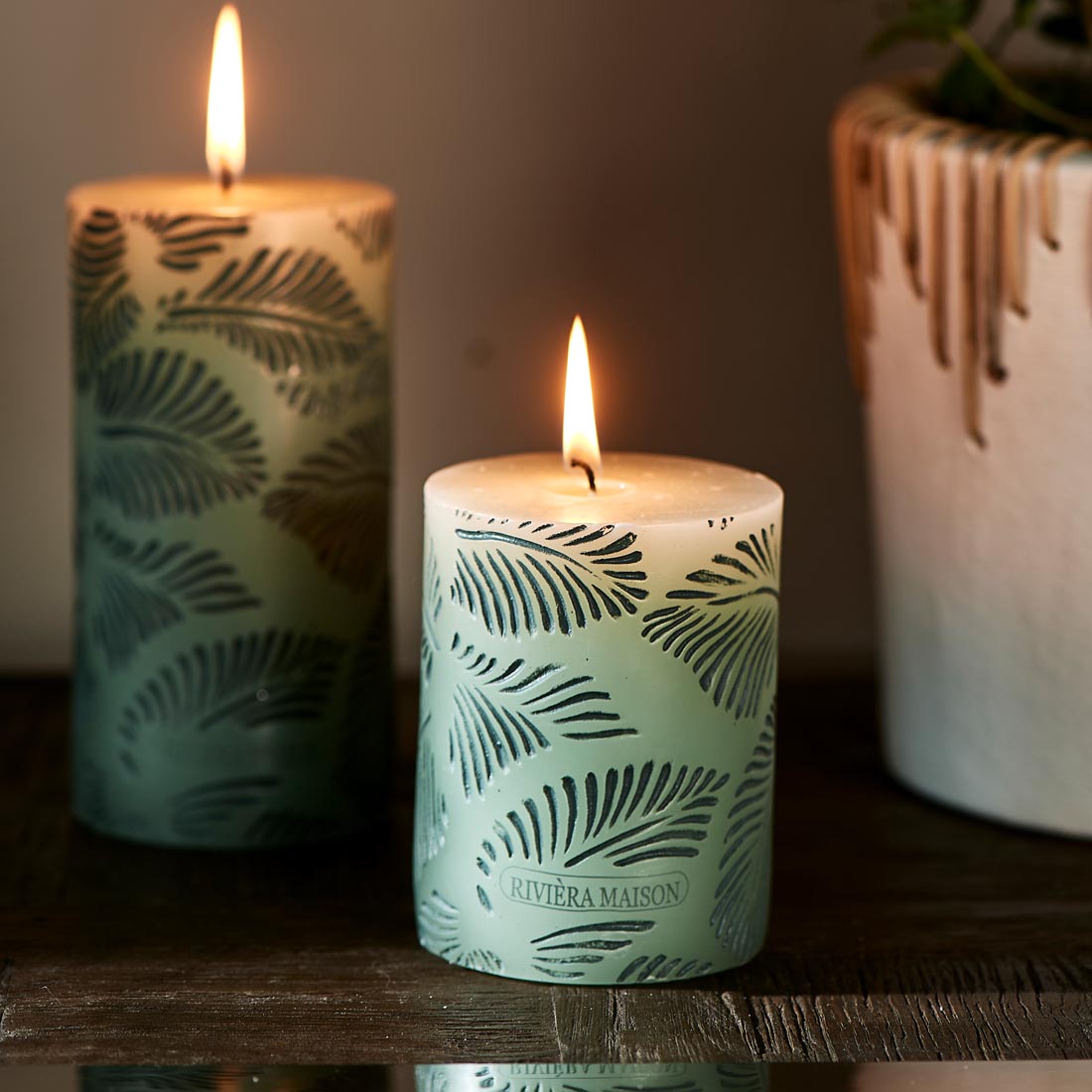 Palm Leaves Candle 7 x 10